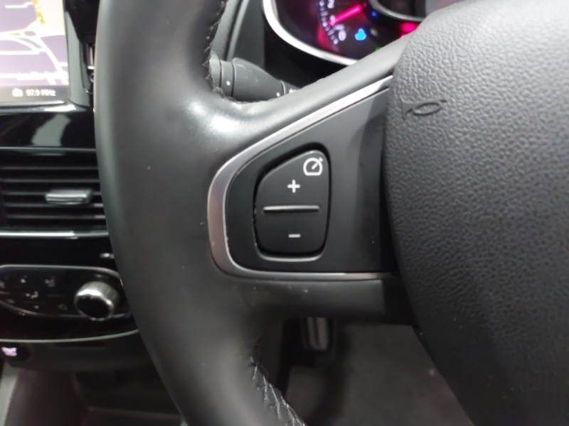 Used Renault Clio 2017 for sale - 76204837: Photo 13