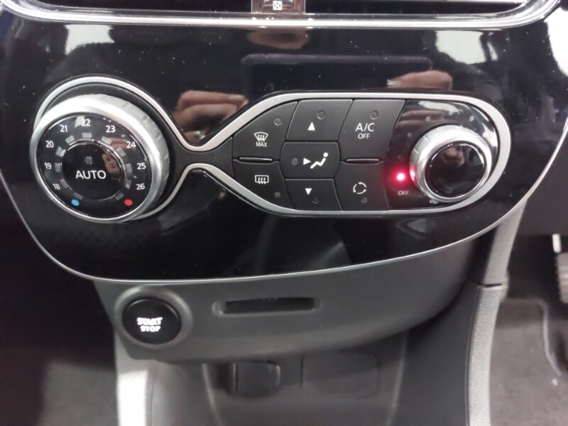 Used Renault Clio 2017 for sale - 76204837: Photo 17