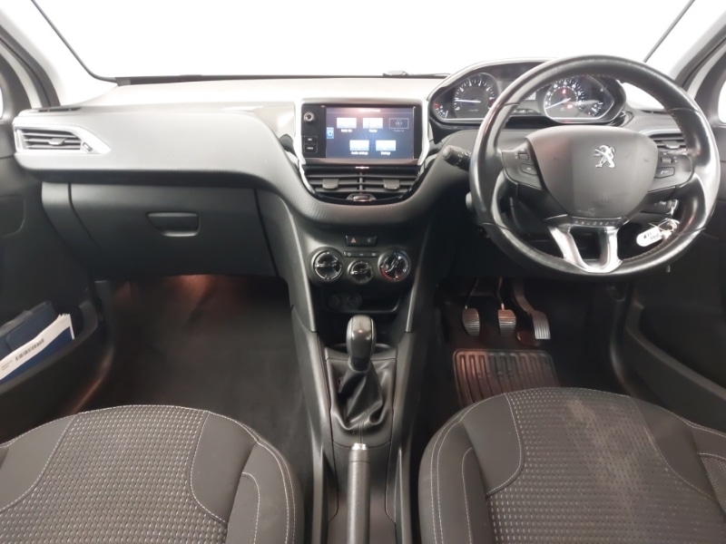 Used Peugeot 208 2017 for sale - 77837914: Photo 2