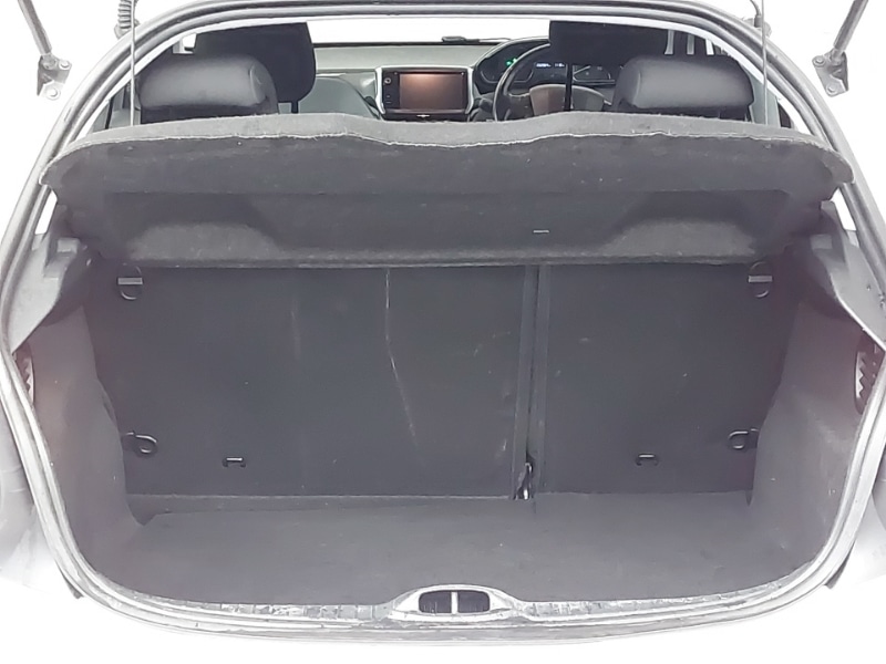 Used Peugeot 208 2017 for sale - 77837914: Photo 8