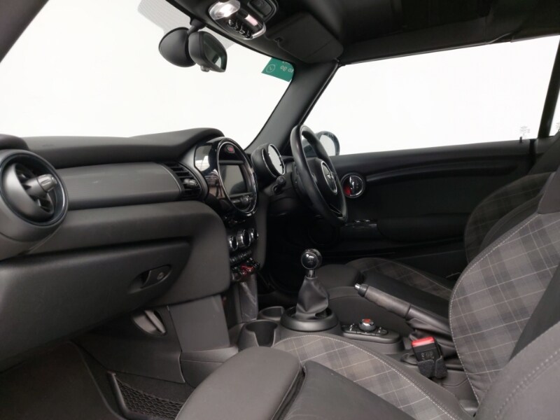 Used MINI Cooper 2018 for sale - 77105676: Photo 5