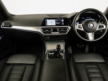 Used BMW 3 Series 2021 for sale - 77018650: Photo