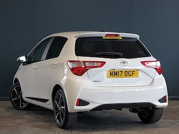 Used Toyota Yaris 2017 for sale - 76204874: Photo 3