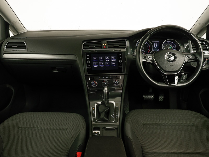 Used Volkswagen Golf 2018 for sale - 78132827: Photo 2