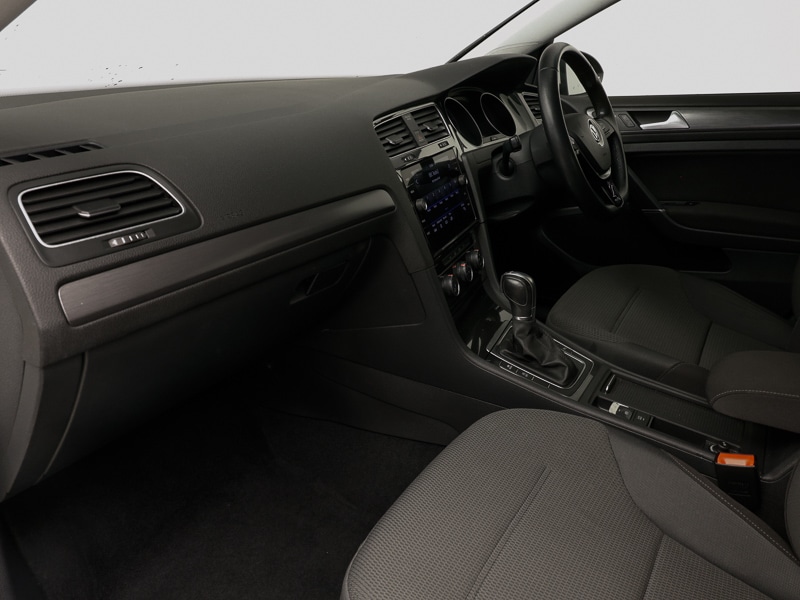 Used Volkswagen Golf 2018 for sale - 78132827: Photo 5