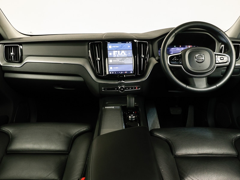 Used Volvo XC60 2023 for sale - 77149751: Photo 2