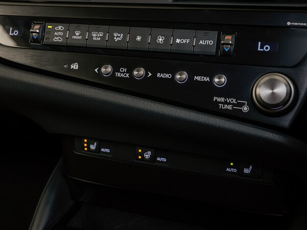 Used Lexus ES 2022 for sale - 76052347: Photo 16