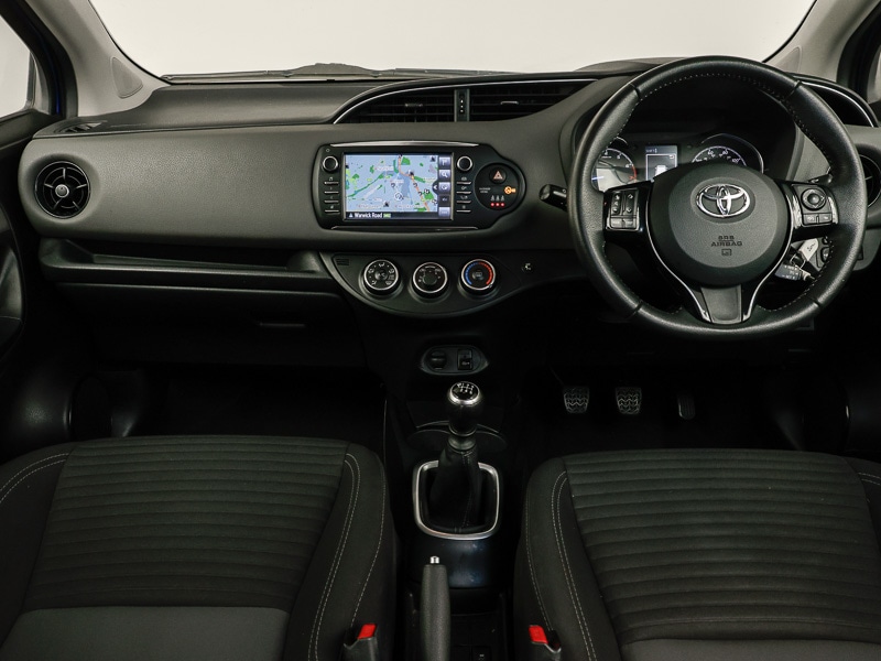 Used Toyota Yaris 2018 for sale - 76879942: Photo 2