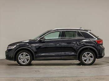 Used Volkswagen T-Roc 2025 for sale - 77573377: Photo