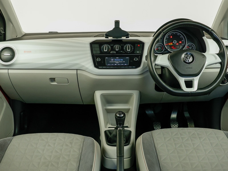 Used Volkswagen up! 2017 for sale - 76540464: Photo 2