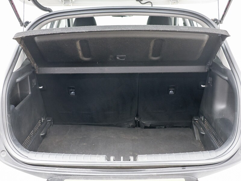 Used Kia Stonic 2023 for sale - 77324803: Photo 8