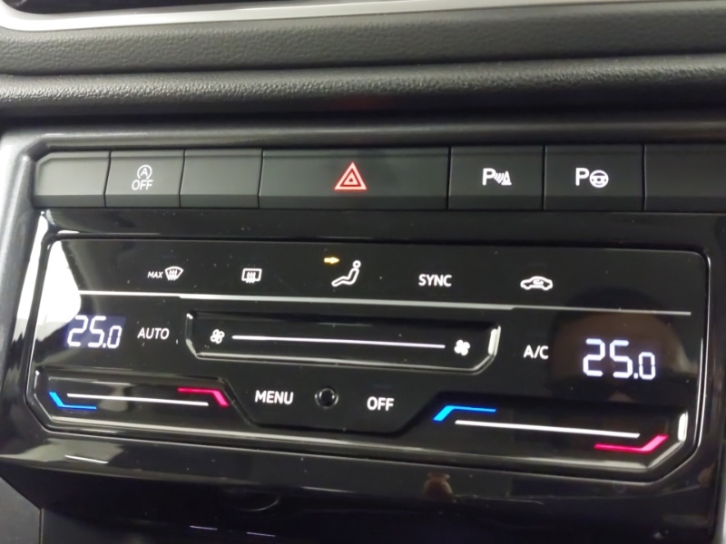 Used Volkswagen T-Roc 2023 for sale - 78173029: Photo 19