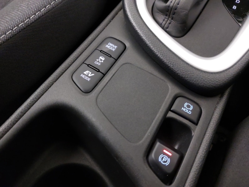 Used Toyota Yaris 2021 for sale - 76983433: Photo 17