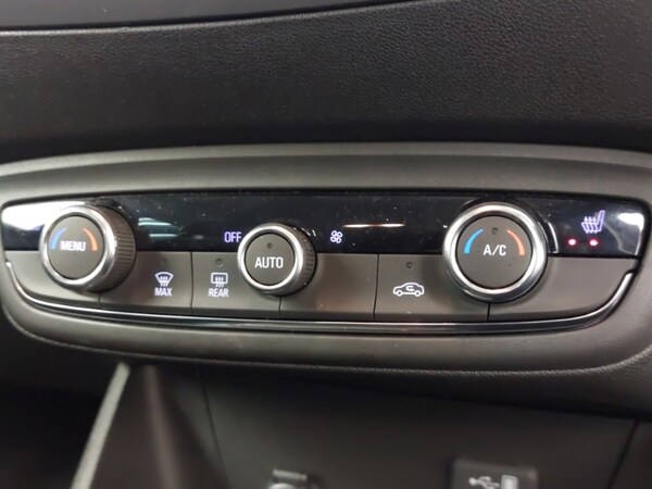 Used Vauxhall Crossland 2022 for sale - 76121162: Photo 19