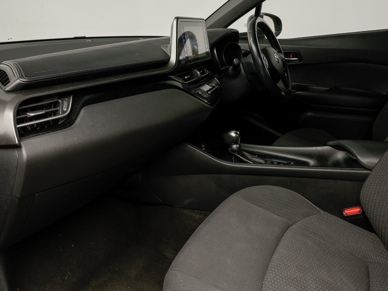 Used Toyota C-HR 2018 for sale - 76920484: Photo 5