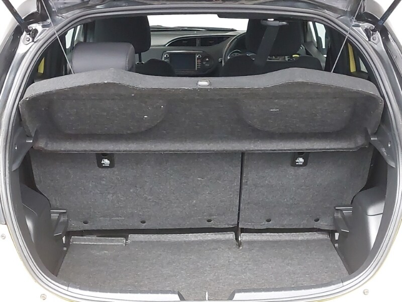 Used Toyota Yaris 2017 for sale - 77947630: Photo 8