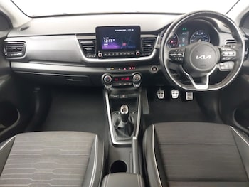 Used Kia Stonic 2023 for sale - 79517241: Photo