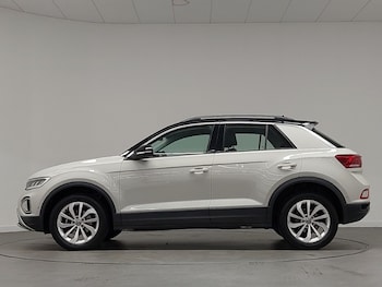 Used Volkswagen T-Roc 2023 for sale - 78786492: Photo