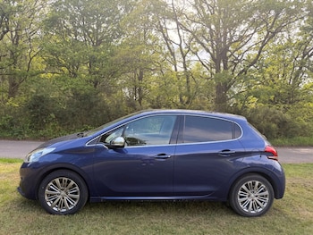 Used Peugeot 208 2016 for sale - 78531481: Photo