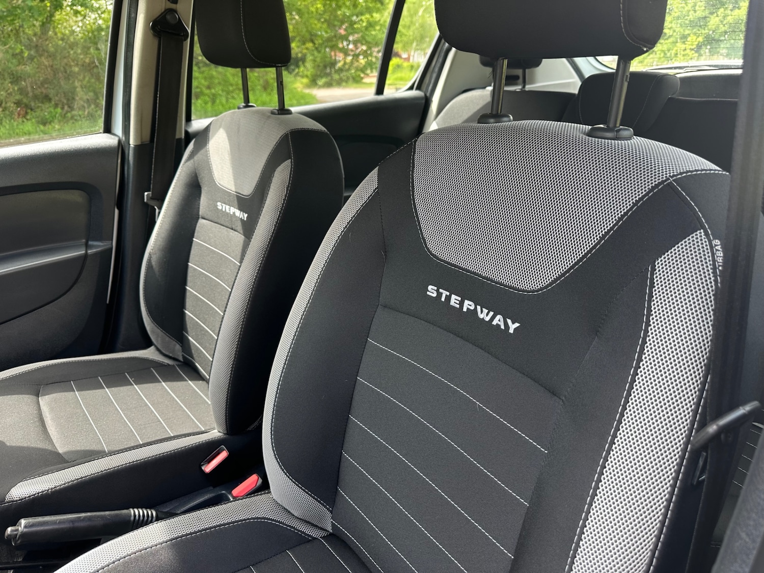 Used Dacia Sandero Stepway 2018 for sale - 76380410: Photo 3