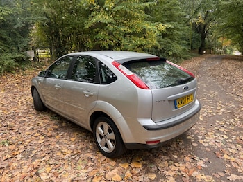 Used Ford Focus 2007 for sale - 76198716: Photo 2
