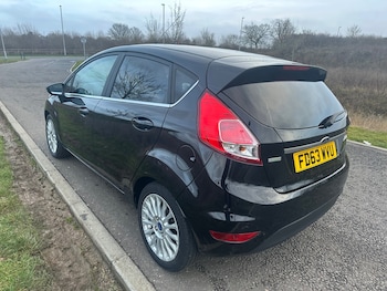 Used Ford Fiesta 2014 for sale - 77382010: Photo