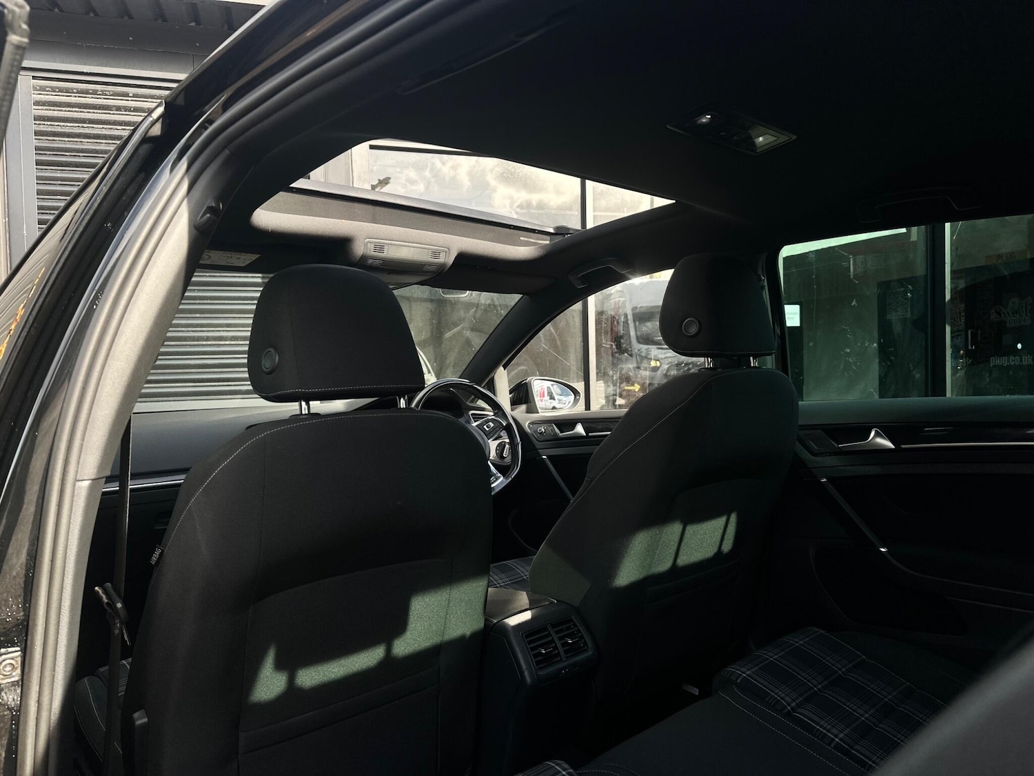 Used Volkswagen Golf 2014 for sale - 76409352: Photo 27