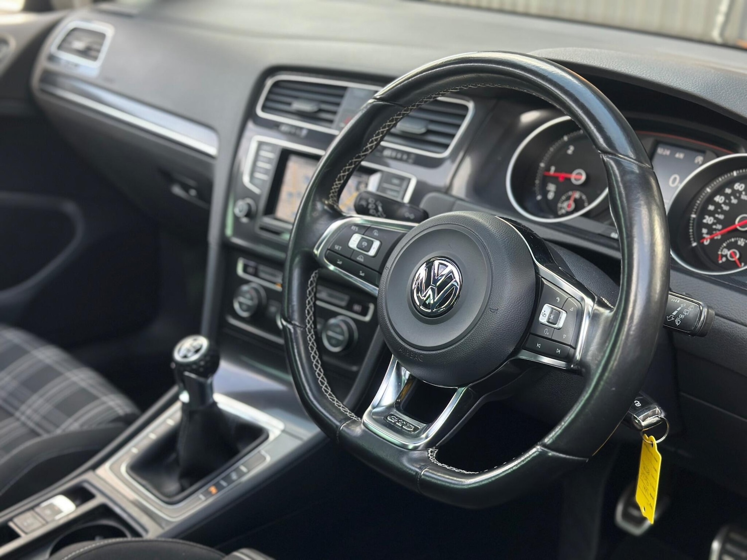 Used Volkswagen Golf 2014 for sale - 76409352: Photo 33