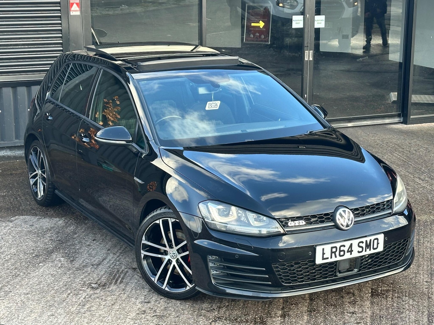 Used Volkswagen Golf 2014 for sale - 76409352: Photo 5