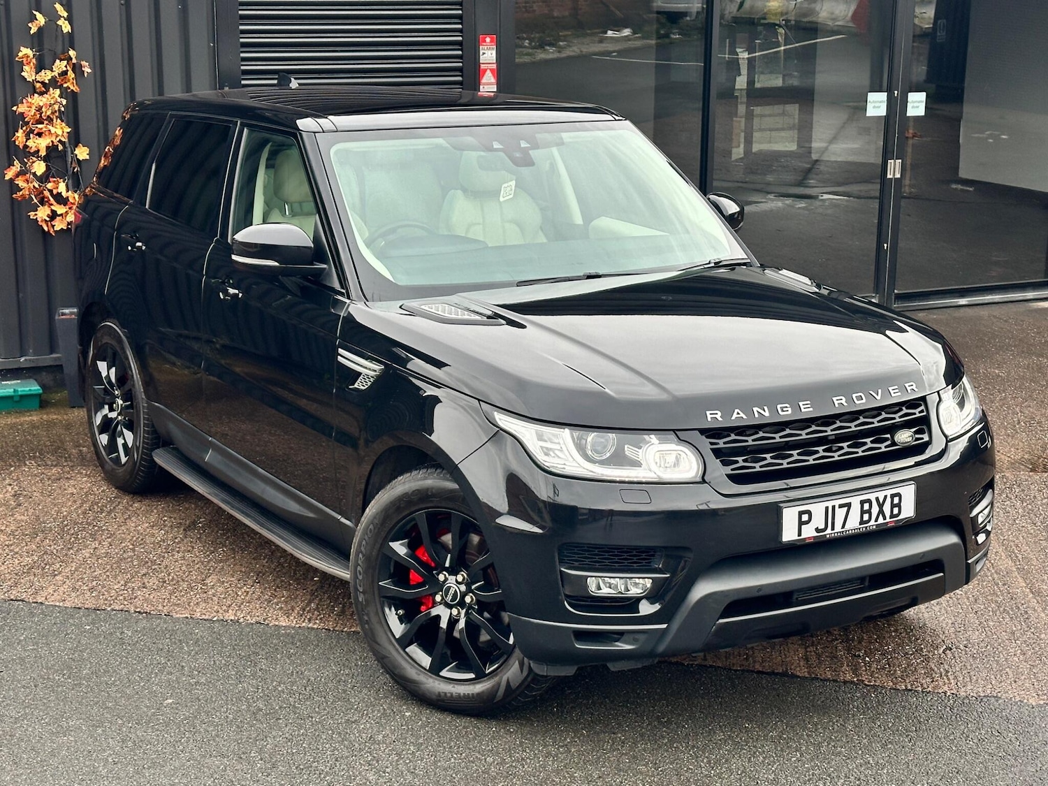 Used Land Rover Range Rover Sport 2017 for sale - 76550892: Photo 1