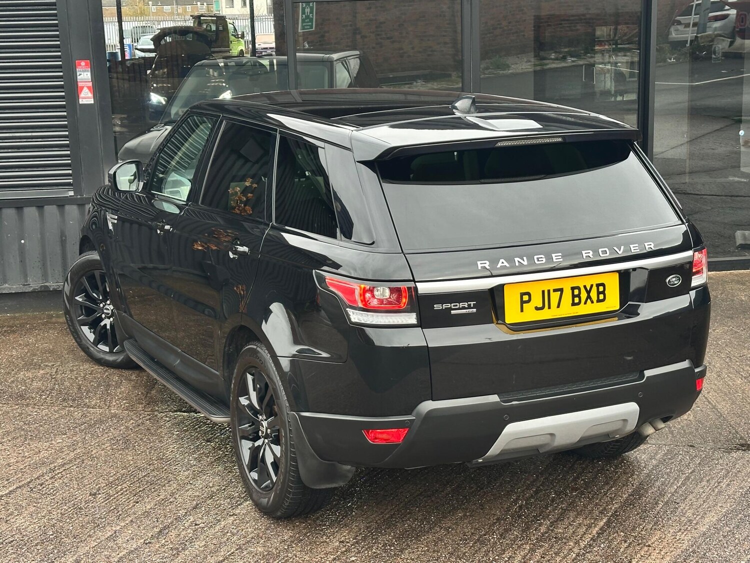 Used Land Rover Range Rover Sport 2017 for sale - 76550892: Photo 18