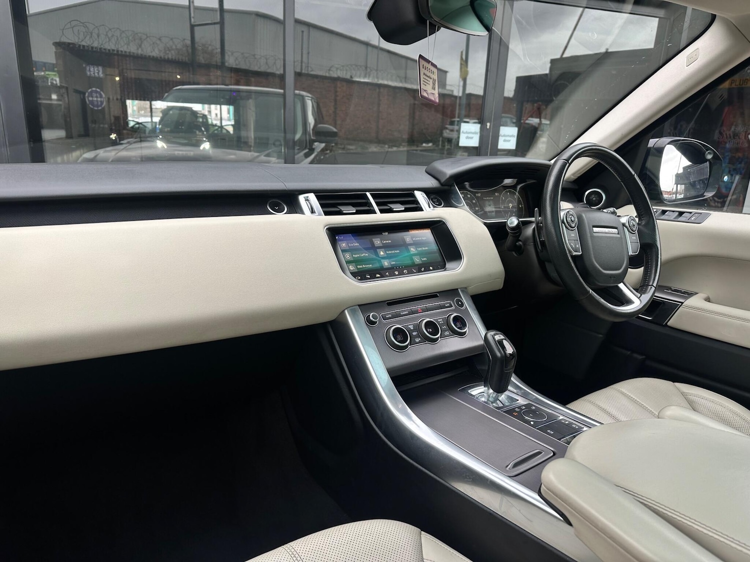 Used Land Rover Range Rover Sport 2017 for sale - 76550892: Photo 25