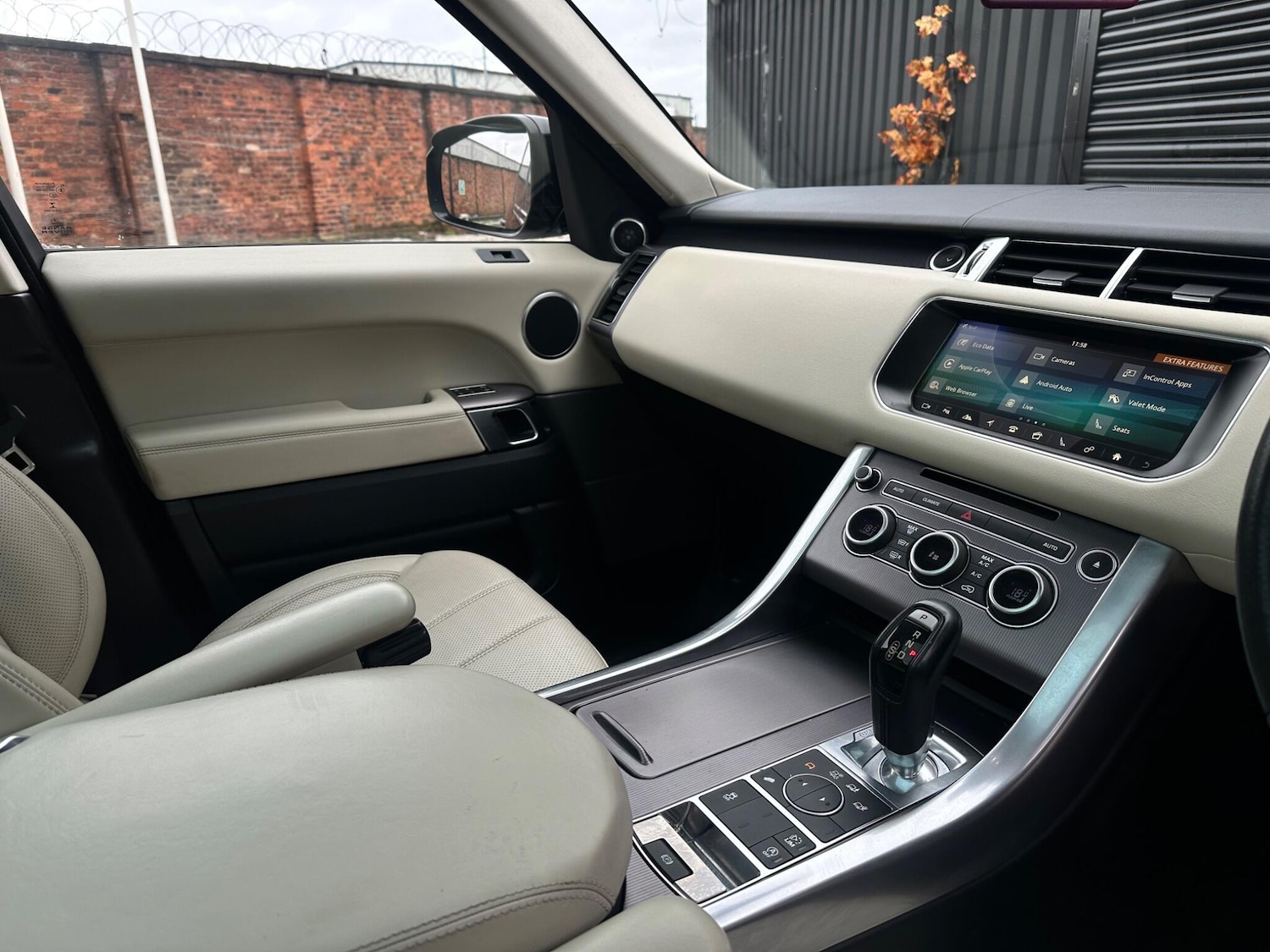 Used Land Rover Range Rover Sport 2017 for sale - 76550892: Photo 35