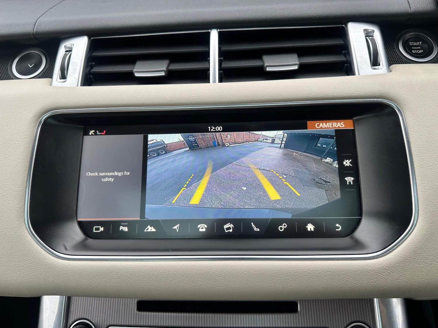 Used Land Rover Range Rover Sport 2017 for sale - 76550892: Photo 45