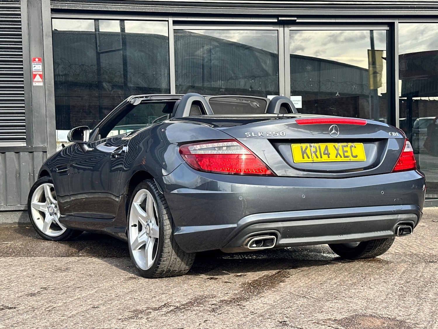 Used Mercedes-Benz SLK 2014 for sale - 76409209: Photo 17