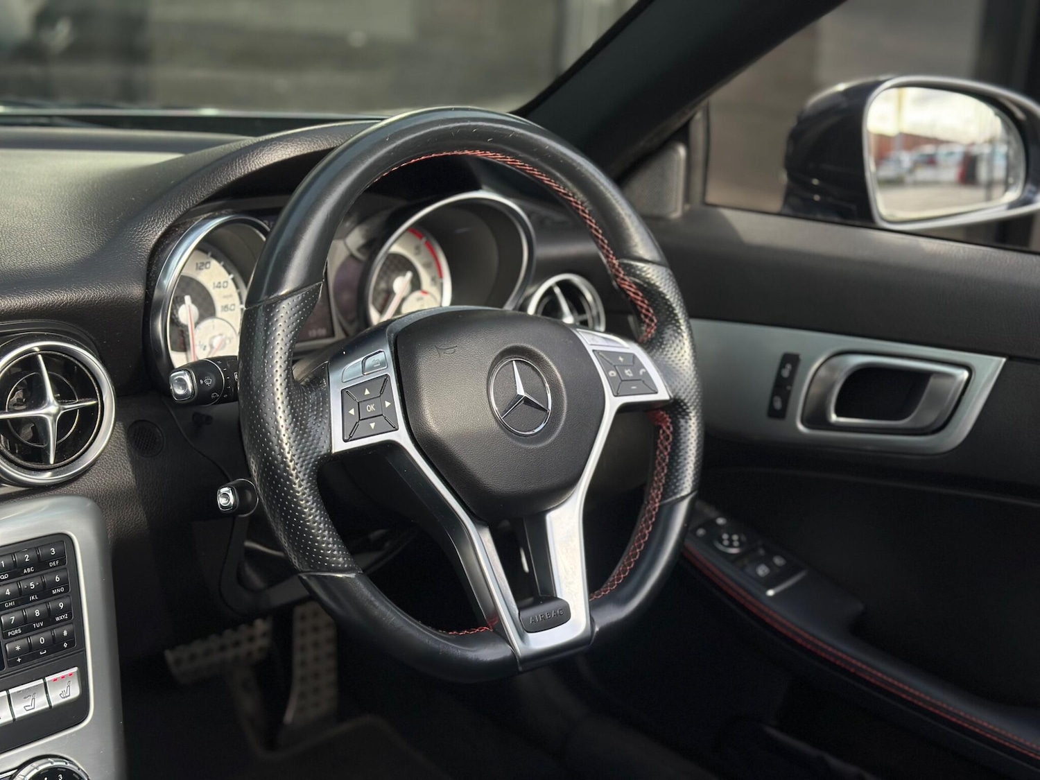 Used Mercedes-Benz SLK 2014 for sale - 76409209: Photo 18