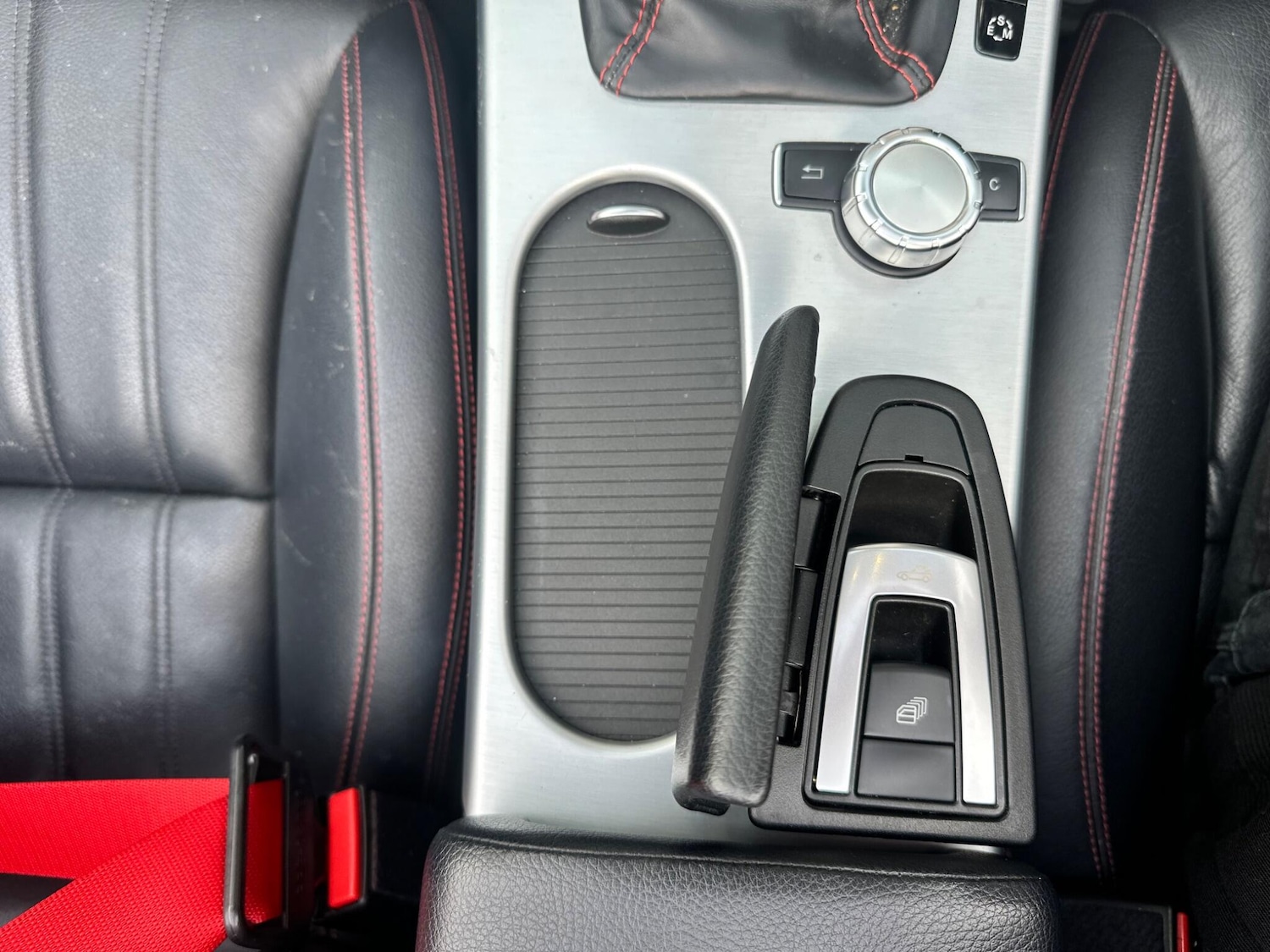 Used Mercedes-Benz SLK 2014 for sale - 76409209: Photo 24