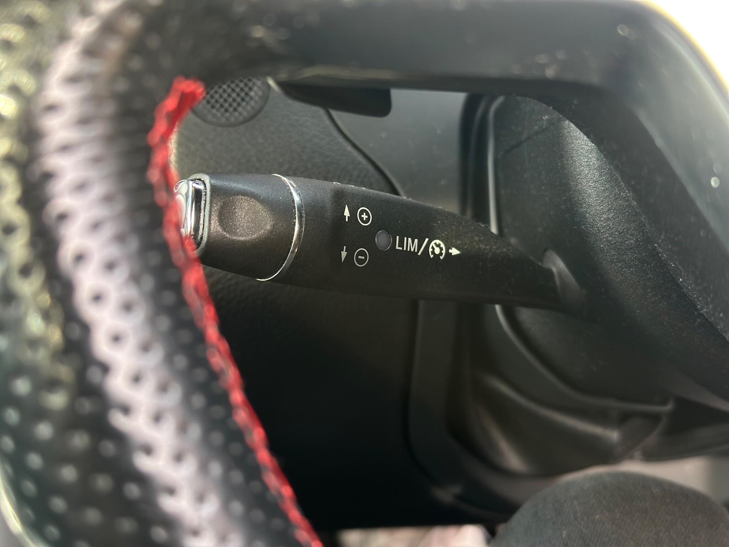 Used Mercedes-Benz SLK 2014 for sale - 76409209: Photo 31