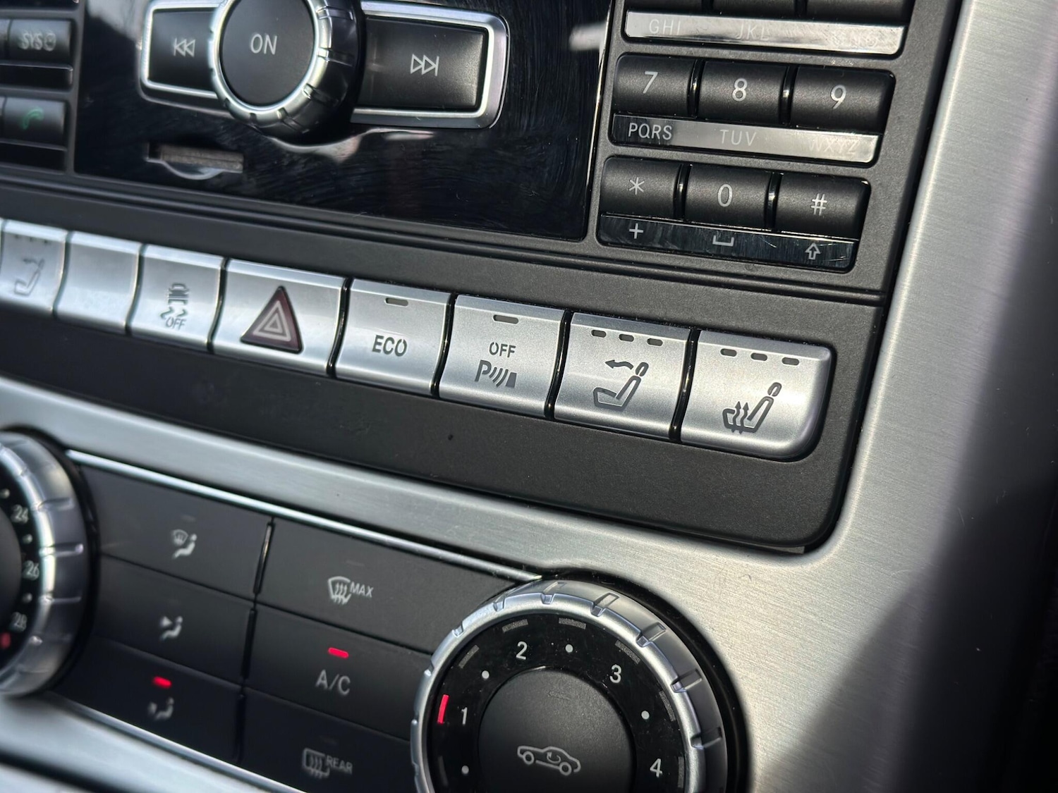 Used Mercedes-Benz SLK 2014 for sale - 76409209: Photo 32