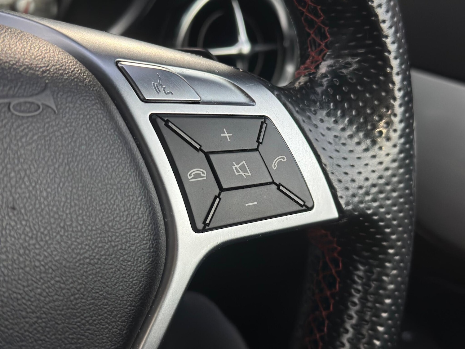 Used Mercedes-Benz SLK 2014 for sale - 76409209: Photo 37