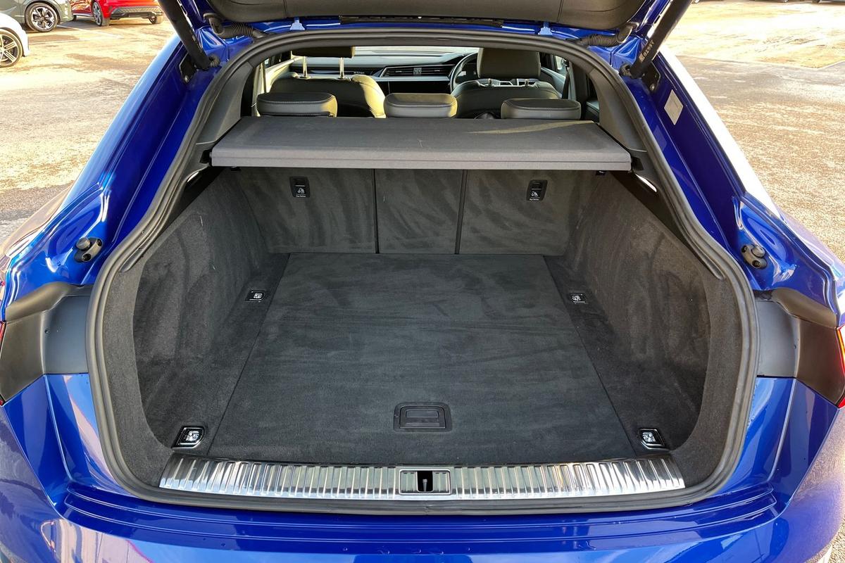 Used Audi Q8 2024 for sale - 76678229: Photo 12