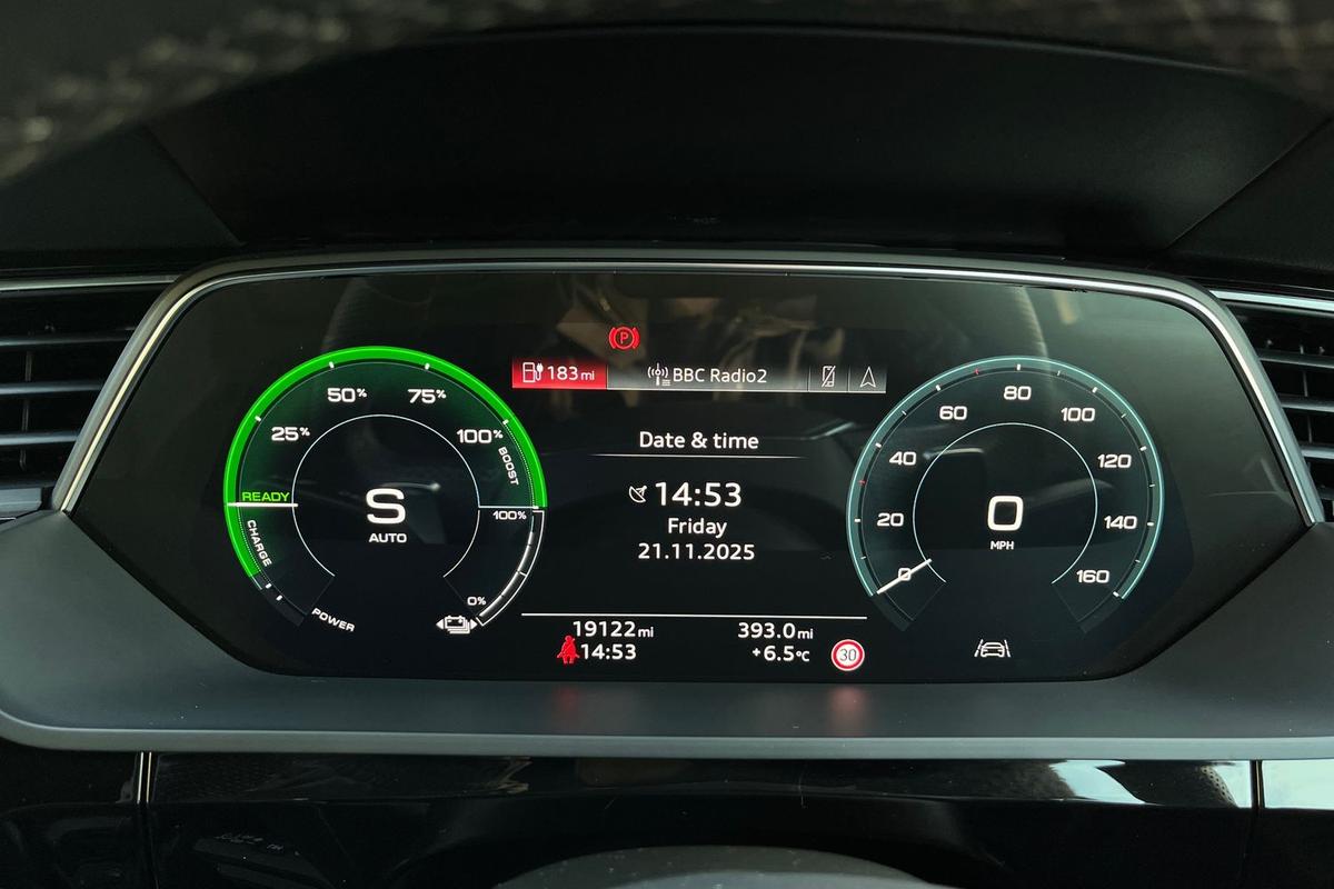 Used Audi Q8 2024 for sale - 76678229: Photo 15