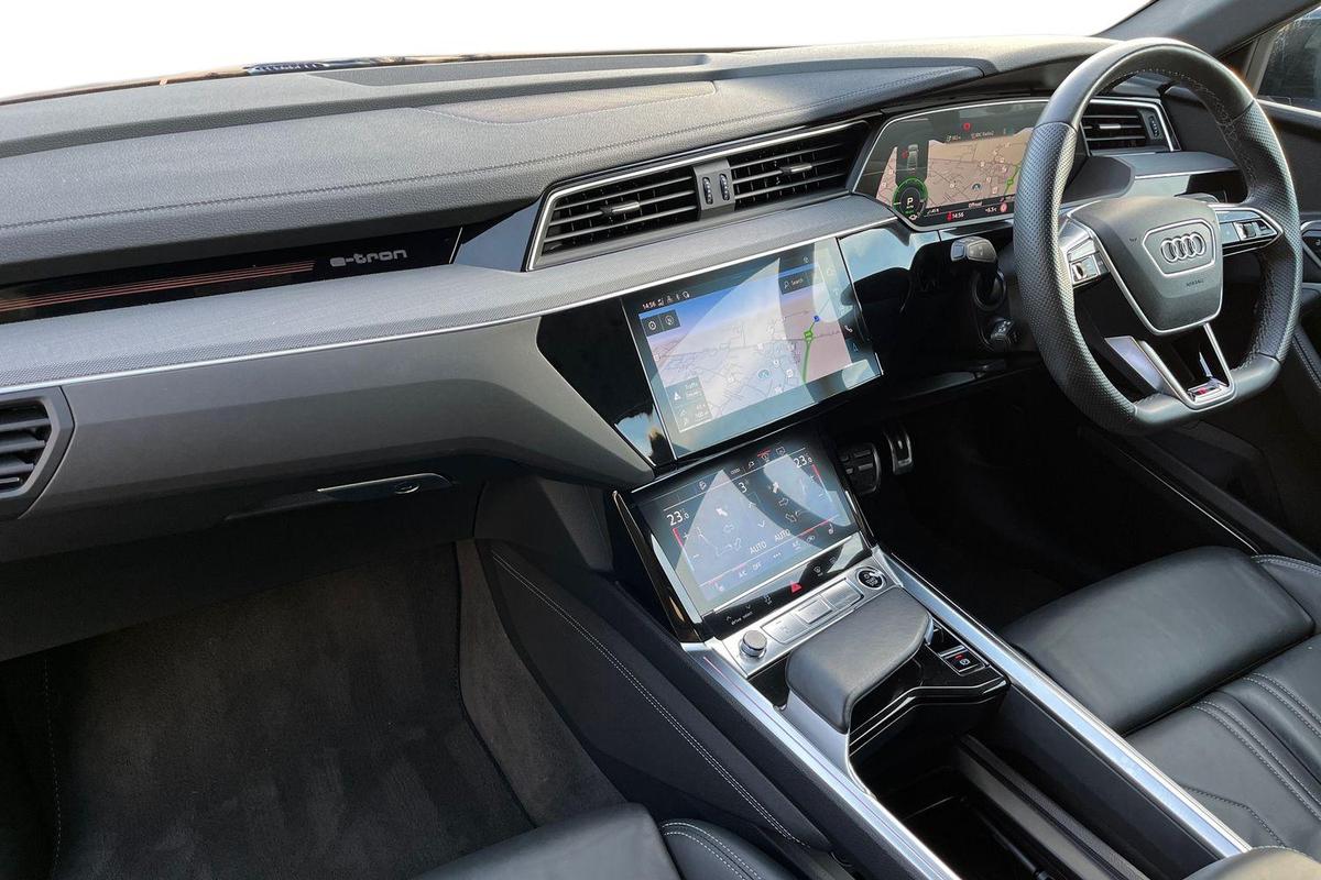 Used Audi Q8 2024 for sale - 76678229: Photo 2