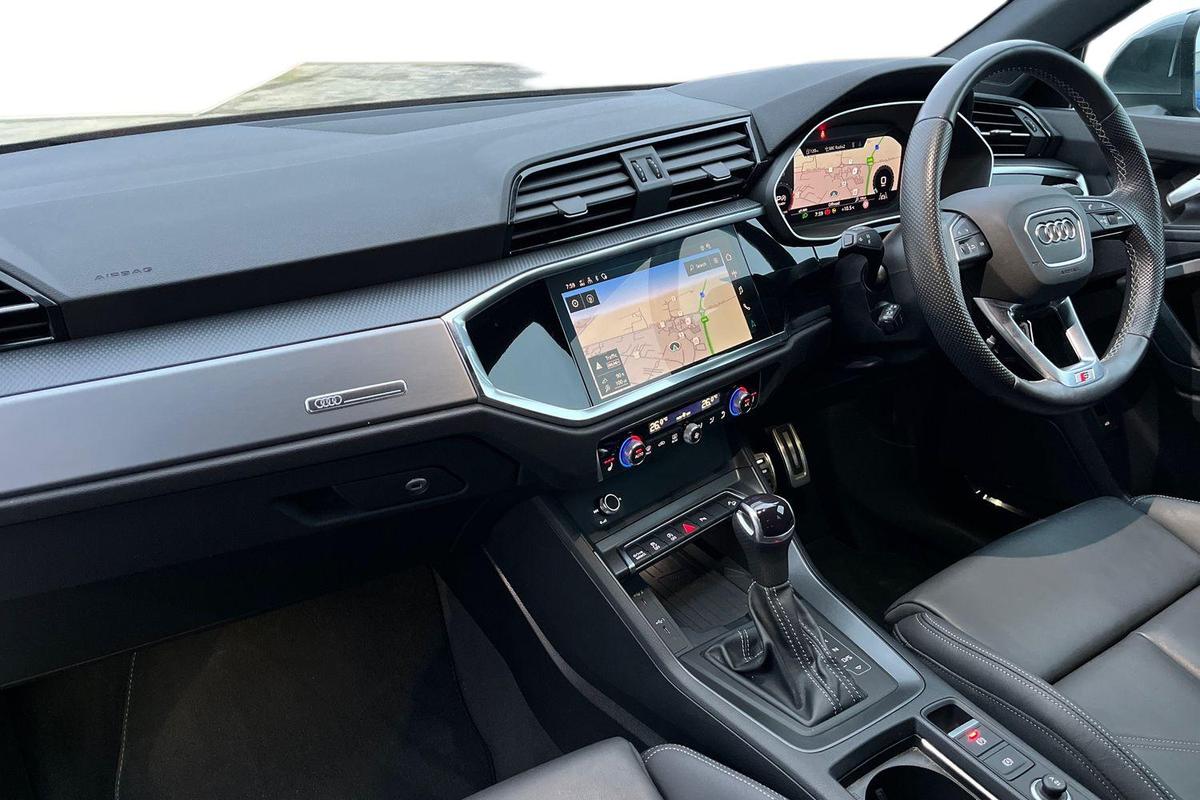 Used Audi Q3 2023 for sale - 77532972: Photo 2