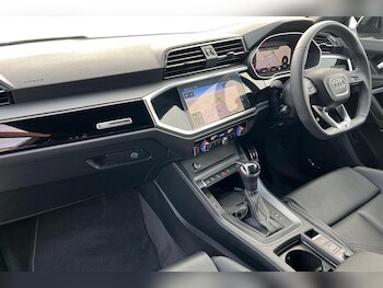 Used Audi Q3 2024 for sale - 76676612: Photo