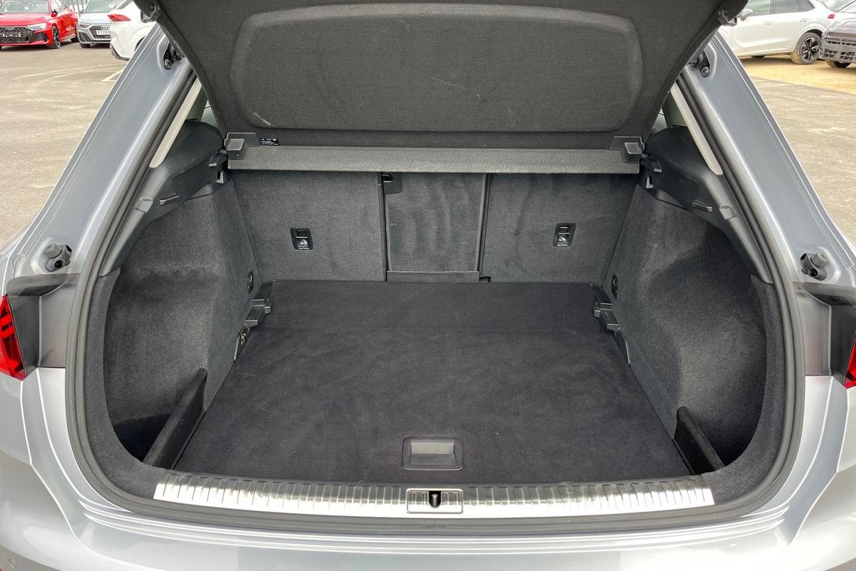 Used Audi Q3 2019 for sale - 76673700: Photo 12