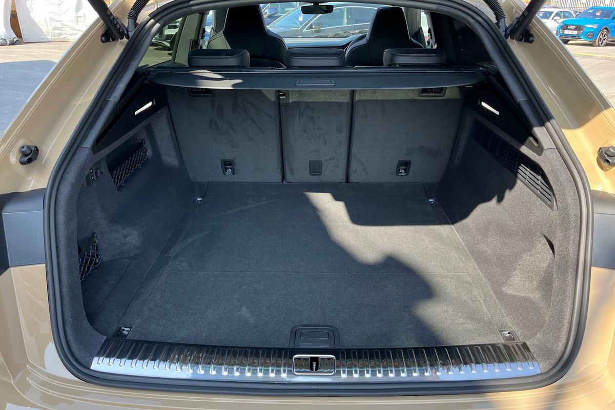 Used Audi Q8 2025 for sale - 76679577: Photo 12