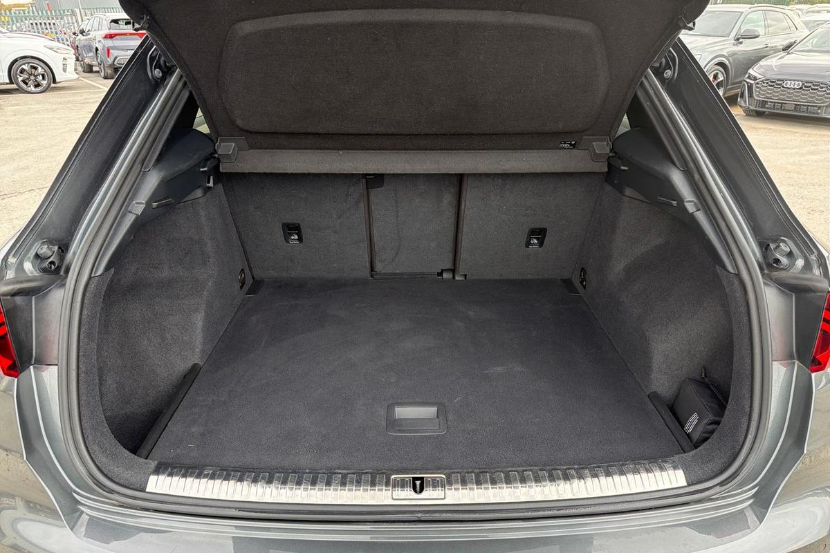 Used Audi Q3 2019 for sale - 76673839: Photo 12