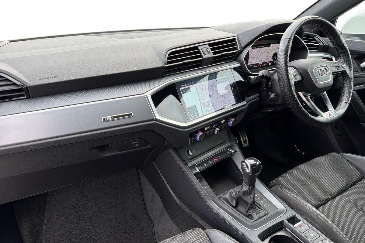 Used Audi Q3 2021 for sale - 76674145: Photo 2