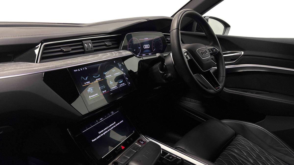 Used Audi e-tron 2022 for sale - 78169185: Photo 2